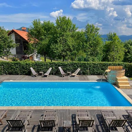 Guest House Domacija Krnc Hrib pri Hinjah Ngoại thất bức ảnh