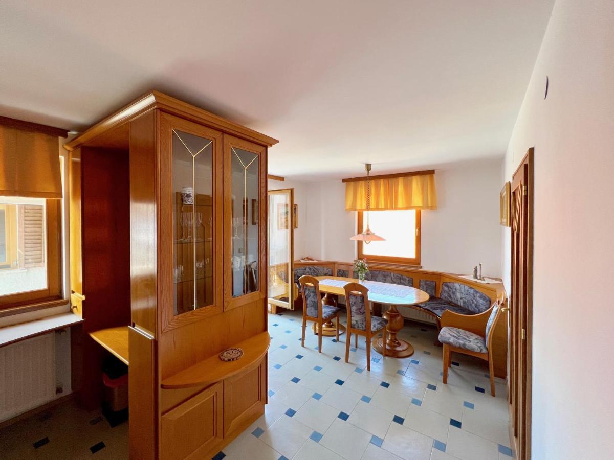 Guest House Domacija Krnc Hrib pri Hinjah Ngoại thất bức ảnh