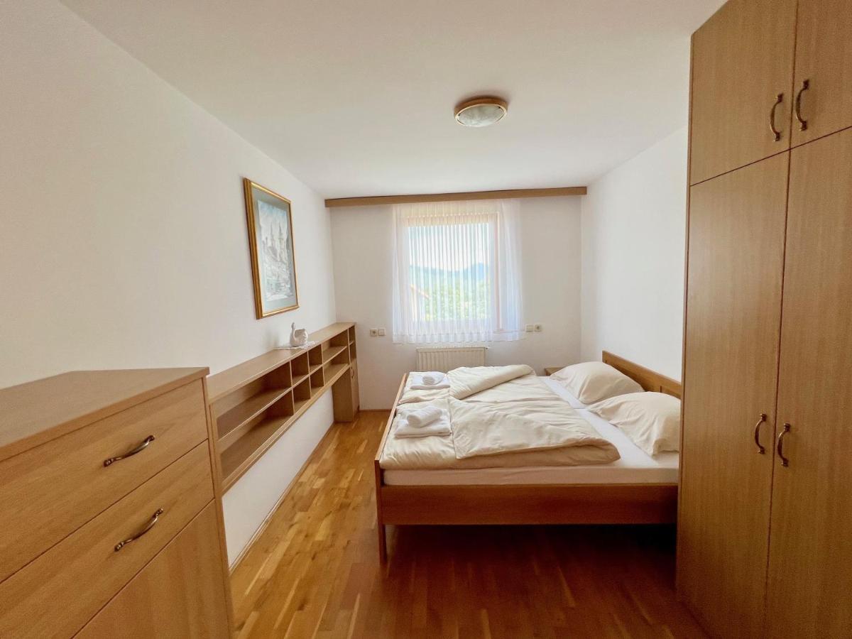 Guest House Domacija Krnc Hrib pri Hinjah Ngoại thất bức ảnh