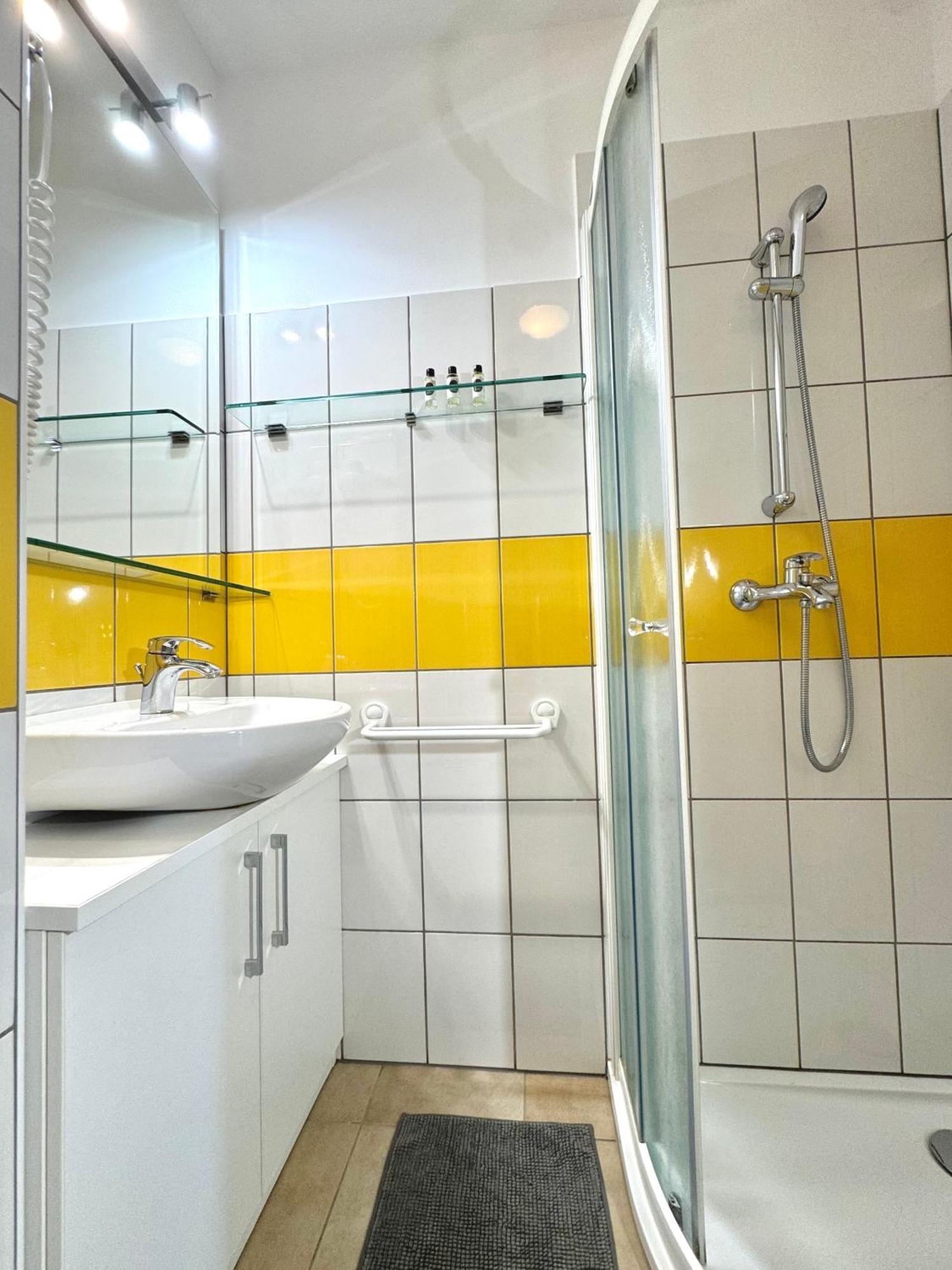 Guest House Domacija Krnc Hrib pri Hinjah Ngoại thất bức ảnh